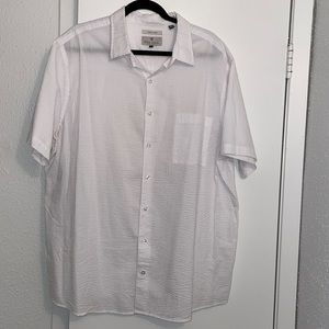 Seersucker white button with with pocket